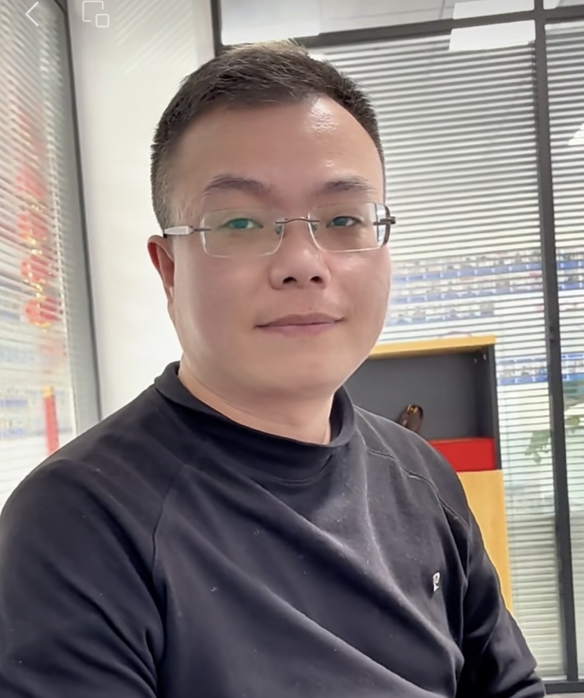 房產(chǎn)公司中層干部，離職轉(zhuǎn)行學(xué)數(shù)控